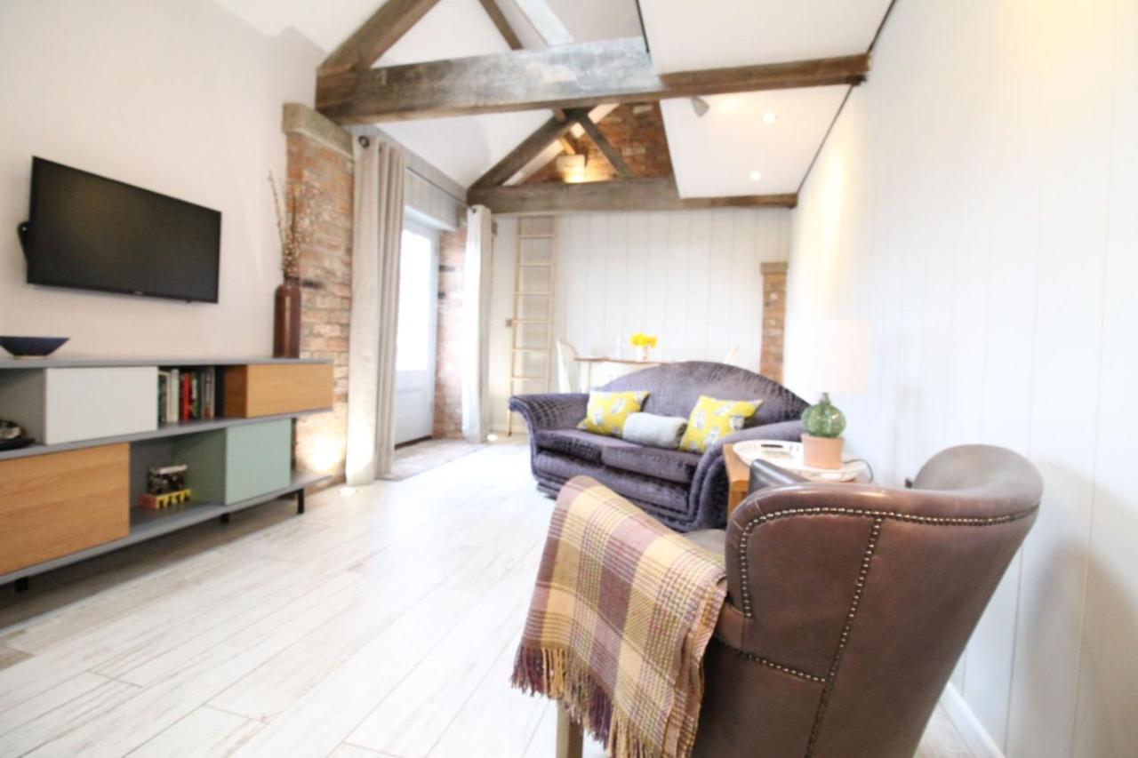 The Hayloft - Cheshire Villa Crewe Exterior photo