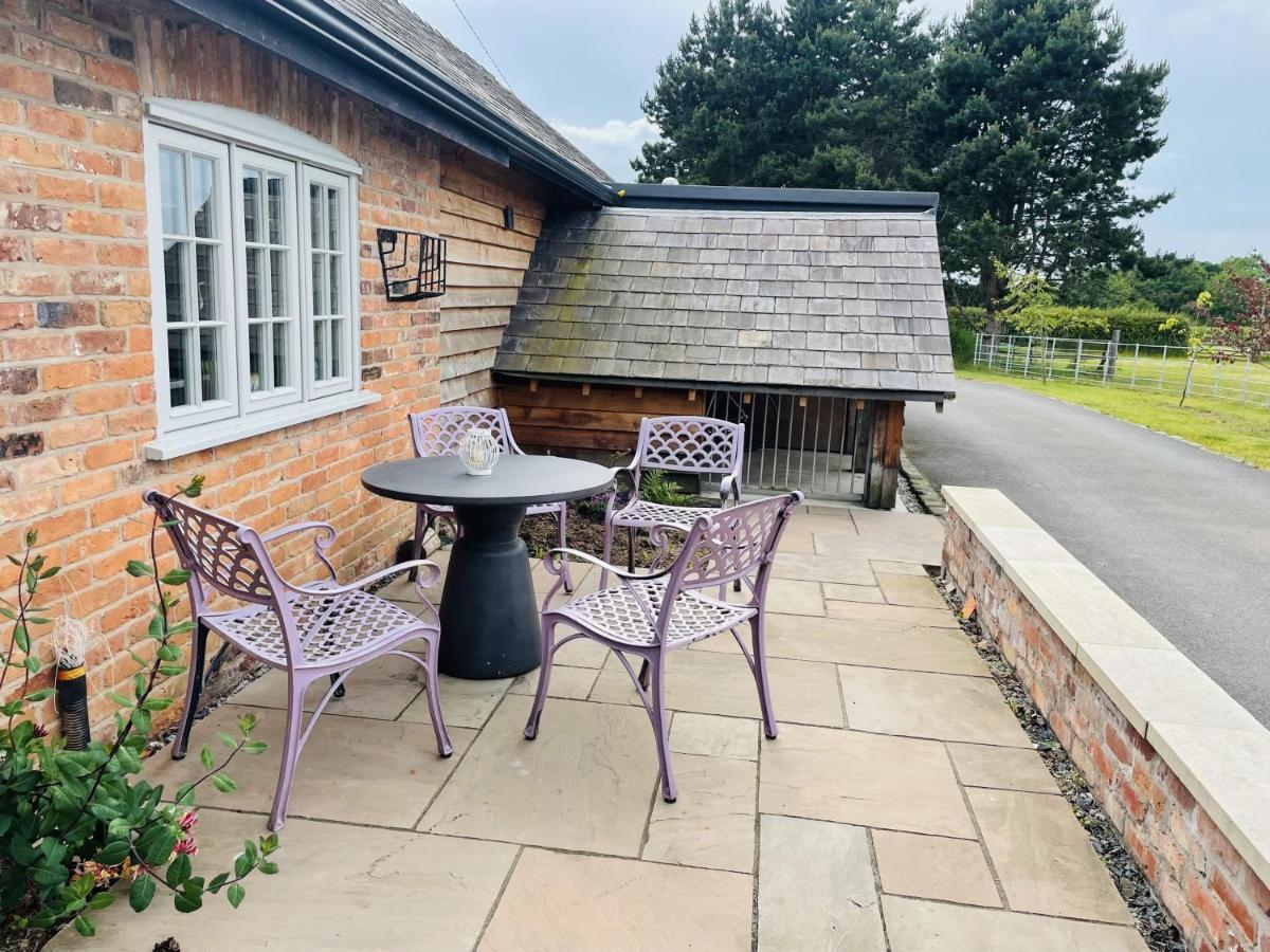 The Hayloft - Cheshire Villa Crewe Exterior photo